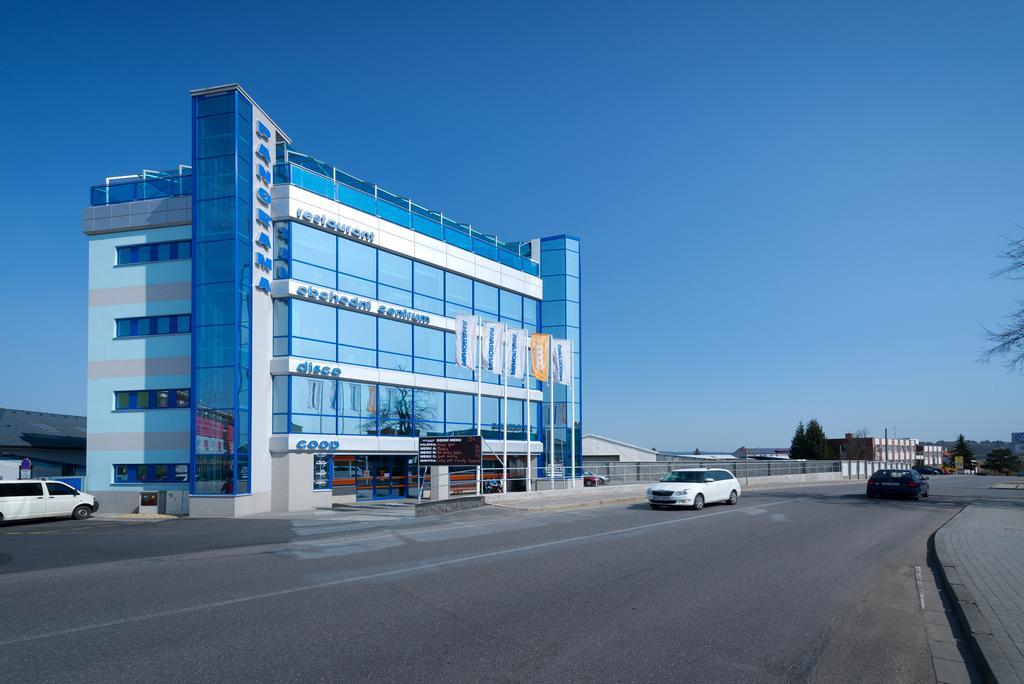Отель Oc Panorama Велке-Мезиржичи Экстерьер фото